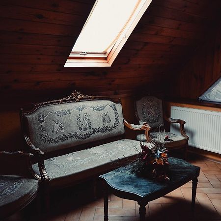 Tri Dorogi Hotell Lviv Eksteriør bilde
