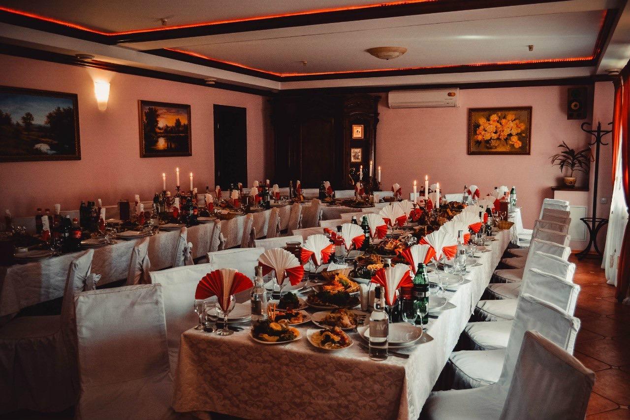 Tri Dorogi Hotell Lviv Eksteriør bilde