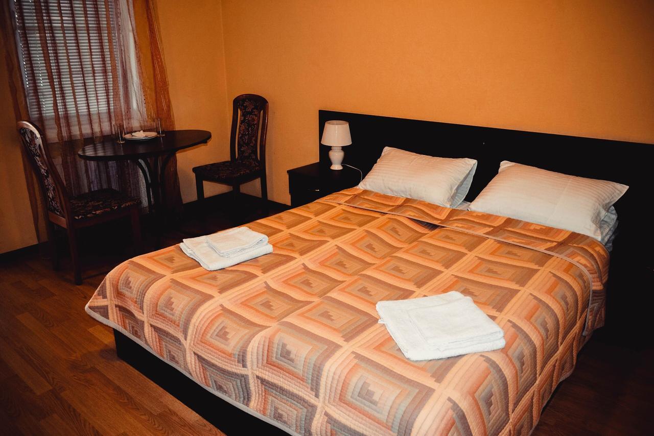 Tri Dorogi Hotell Lviv Eksteriør bilde