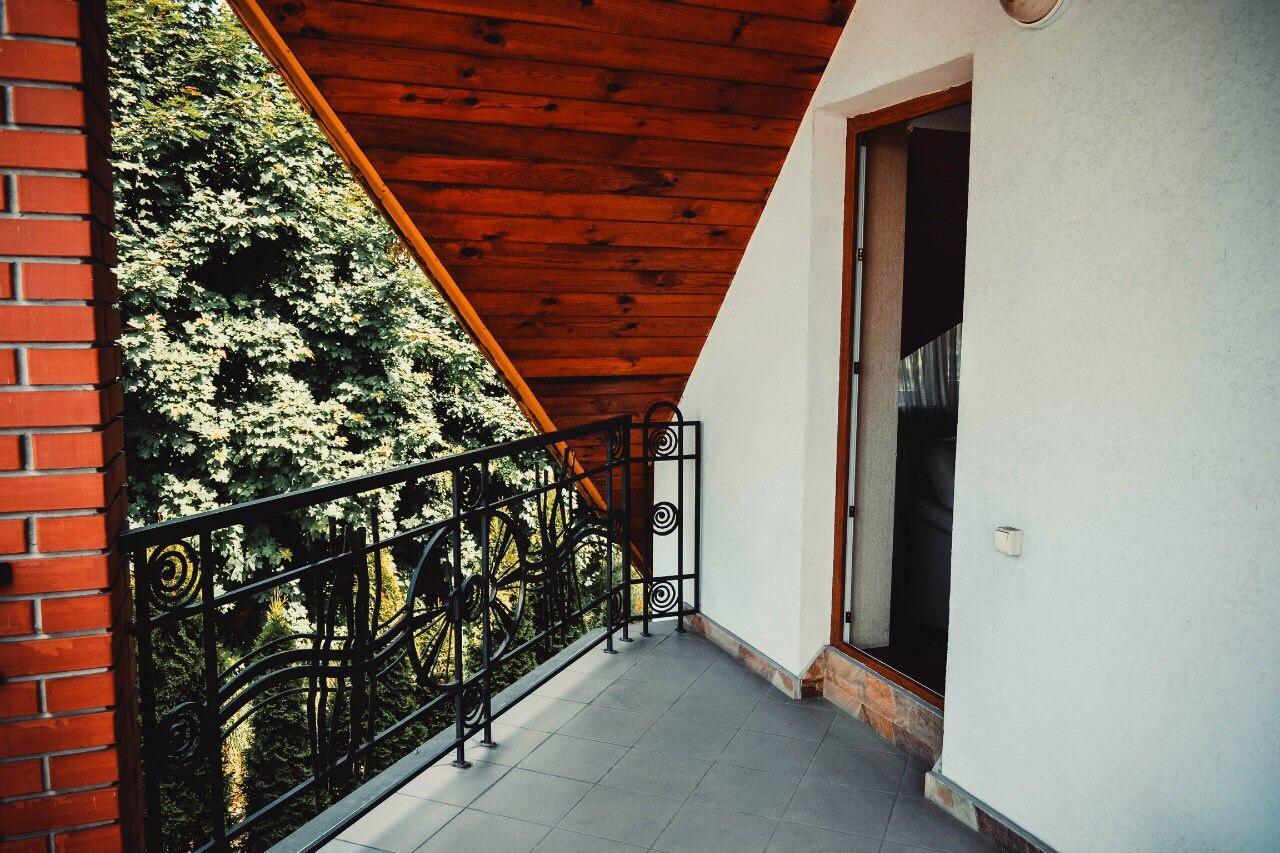 Tri Dorogi Hotell Lviv Eksteriør bilde