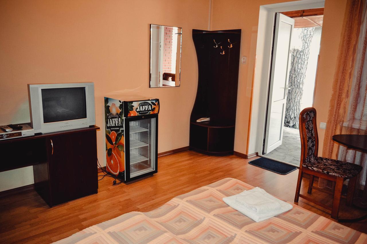 Tri Dorogi Hotell Lviv Eksteriør bilde