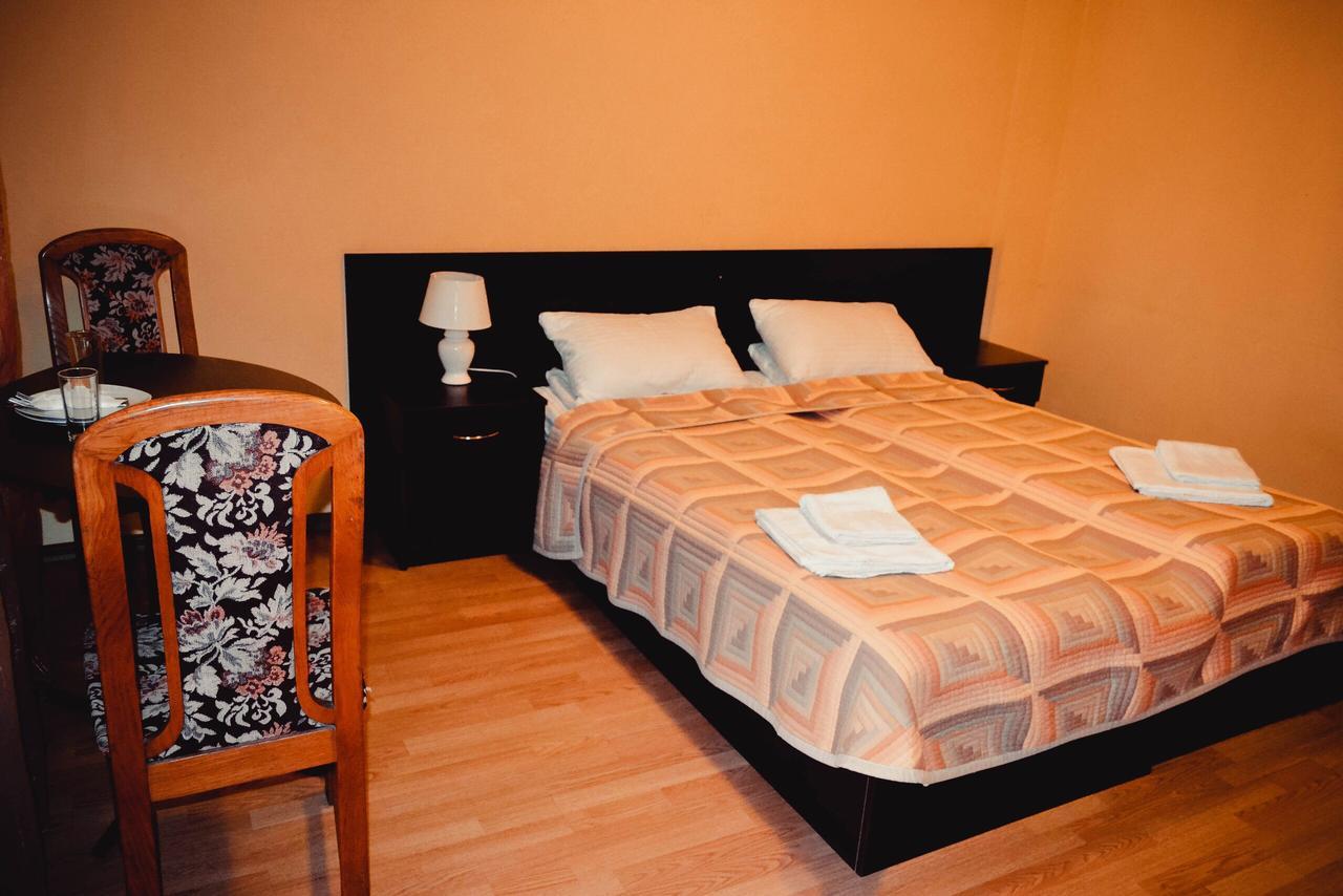 Tri Dorogi Hotell Lviv Eksteriør bilde